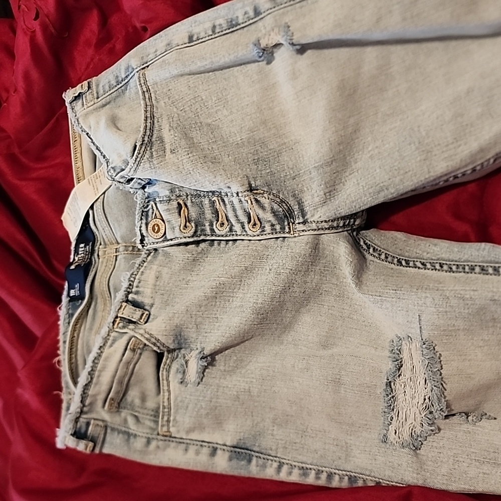 Hollister flares